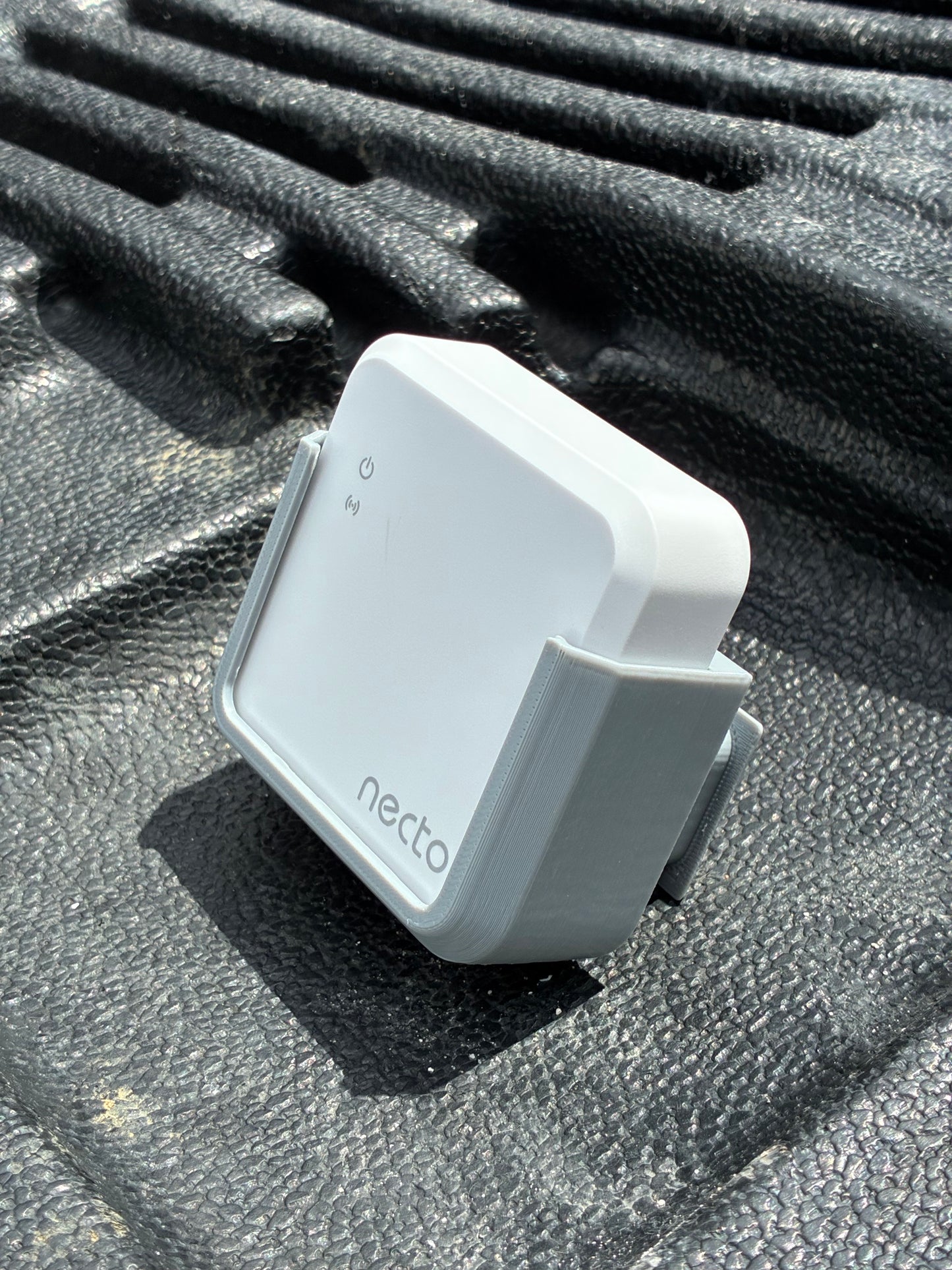 Necto Floating Ruffland Door Mount Holder