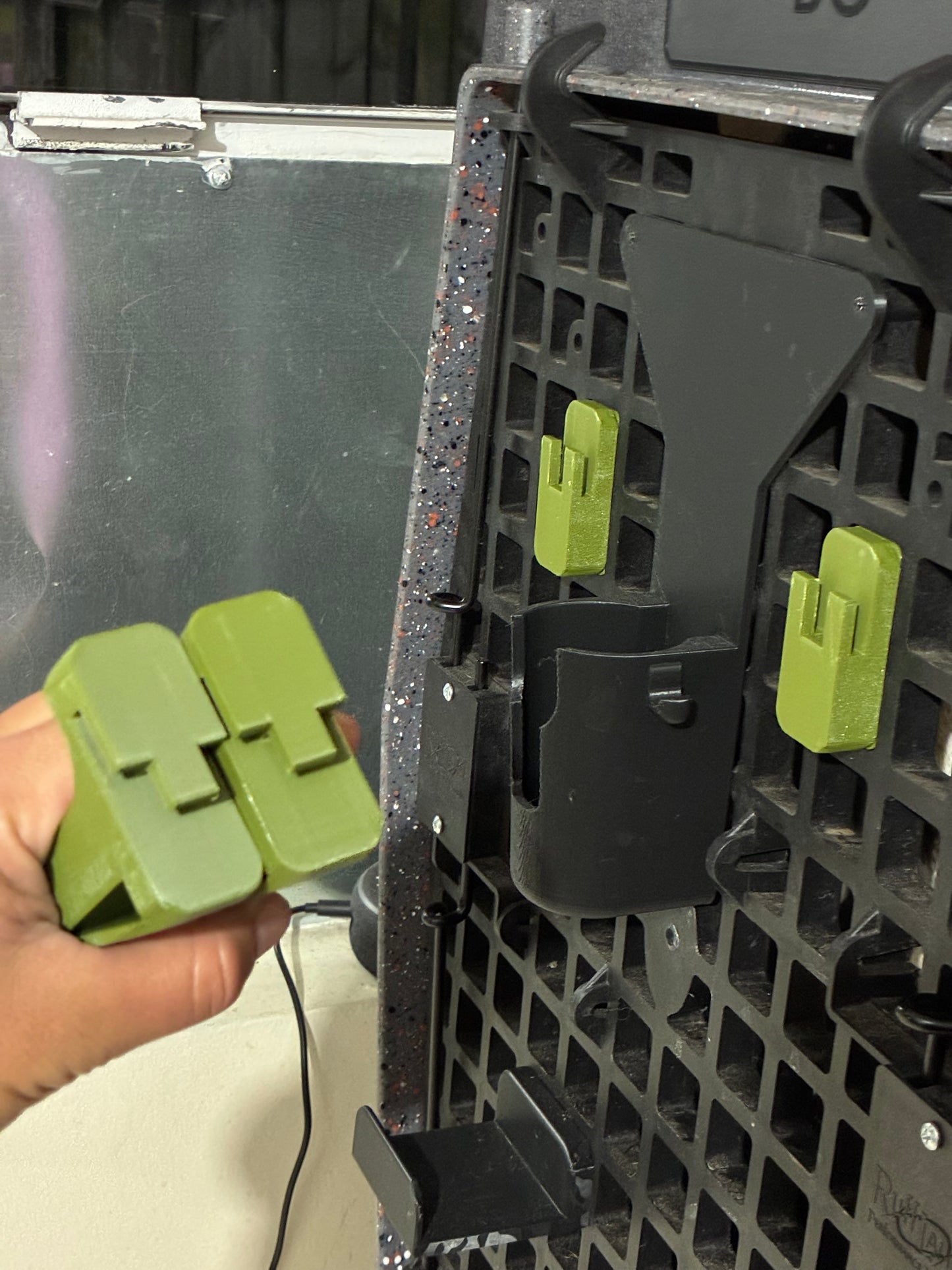 Ruffland Fan Hooks