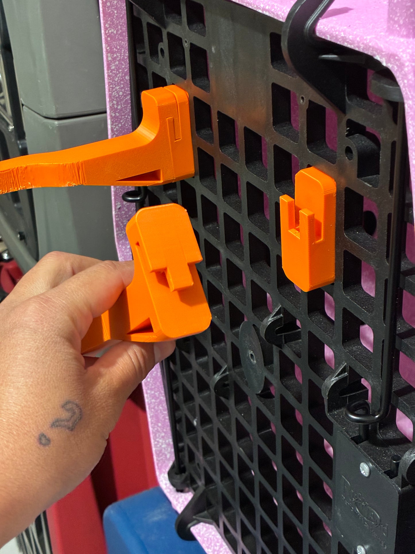 Ruffland Fan Hooks