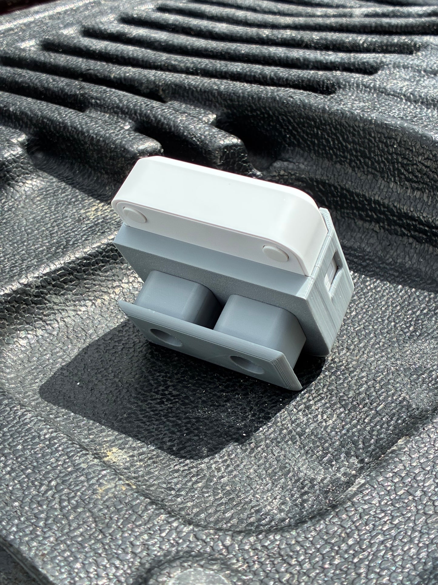 Necto Floating Ruffland Door Mount Holder